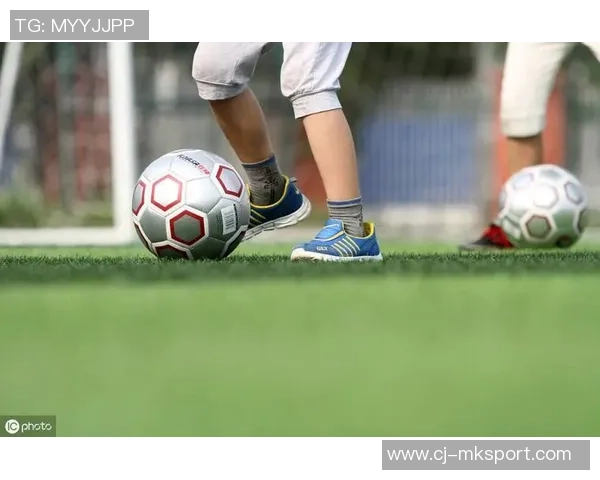 足球花式过人技巧大揭秘让你在球场上风骚过人尽显球技魅力